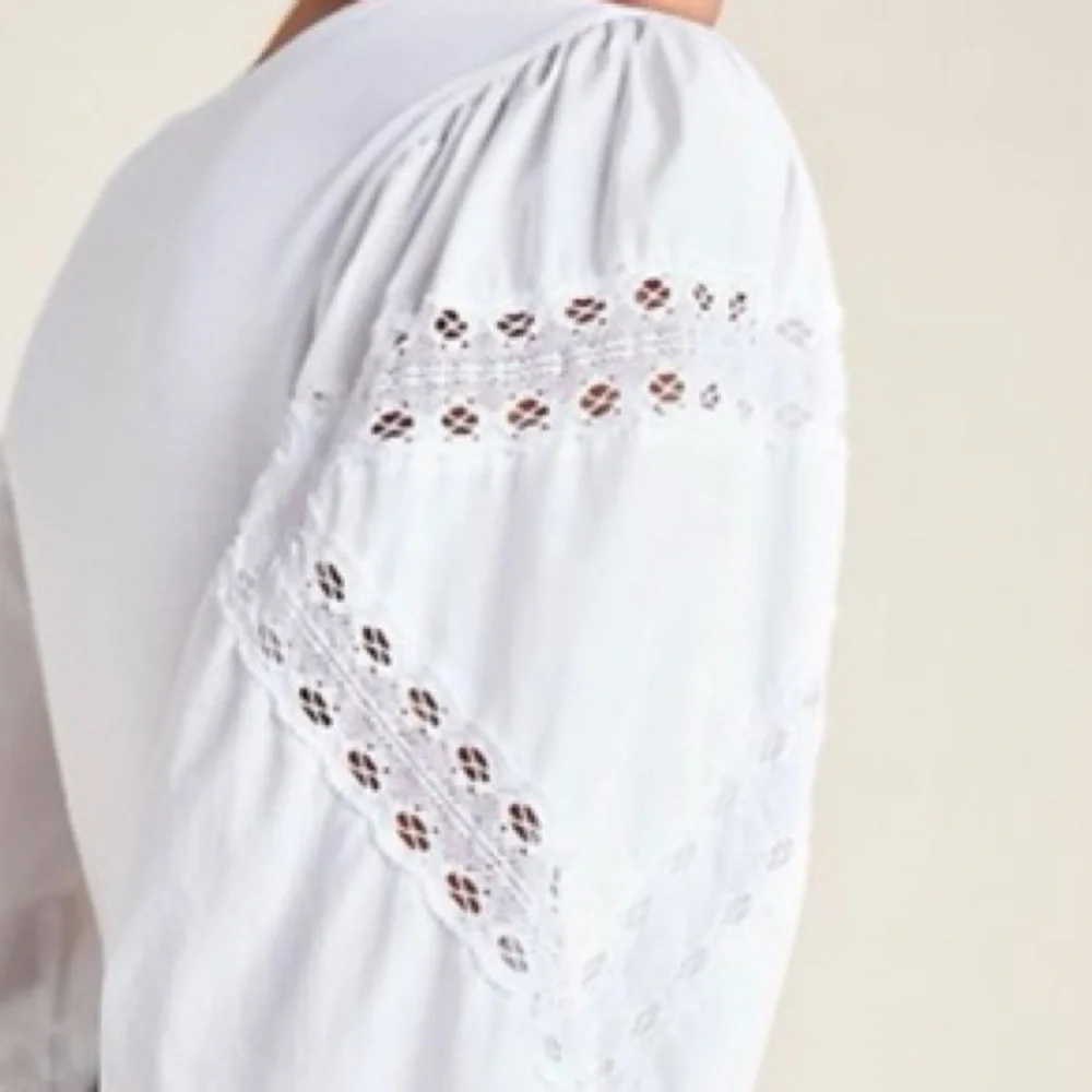 ANTHROPOLOGIE / La Vie WHITE COTTON EYELET TOP
